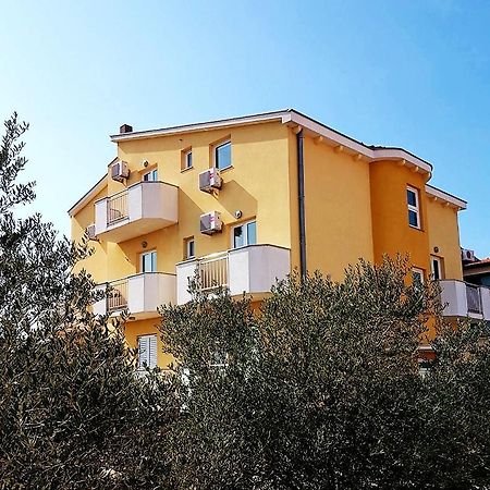 Apartmani Lili Sukošan Exteriér fotografie
