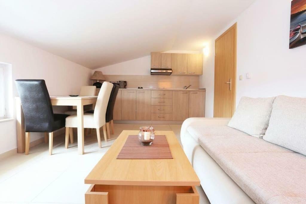 Apartmani Lili Sukošan Exteriér fotografie
