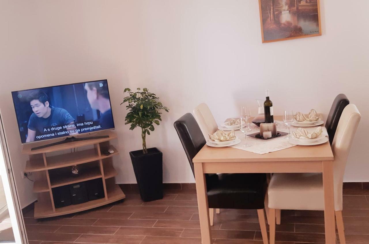 Apartmani Lili Sukošan Exteriér fotografie