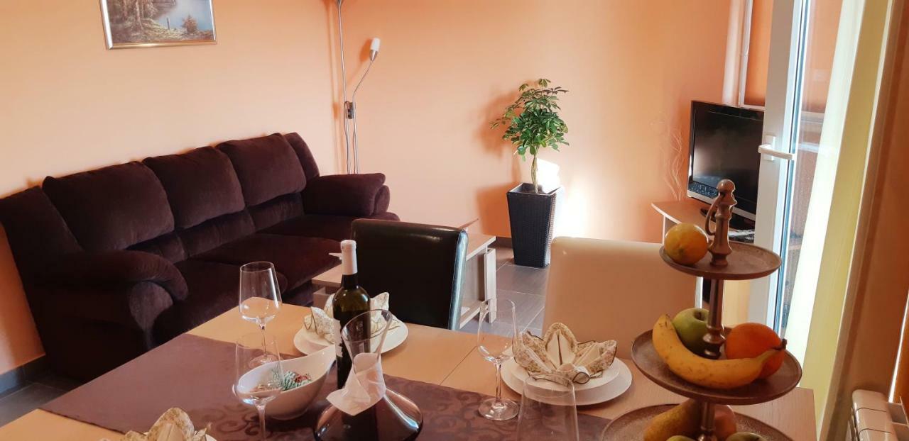 Apartmani Lili Sukošan Exteriér fotografie